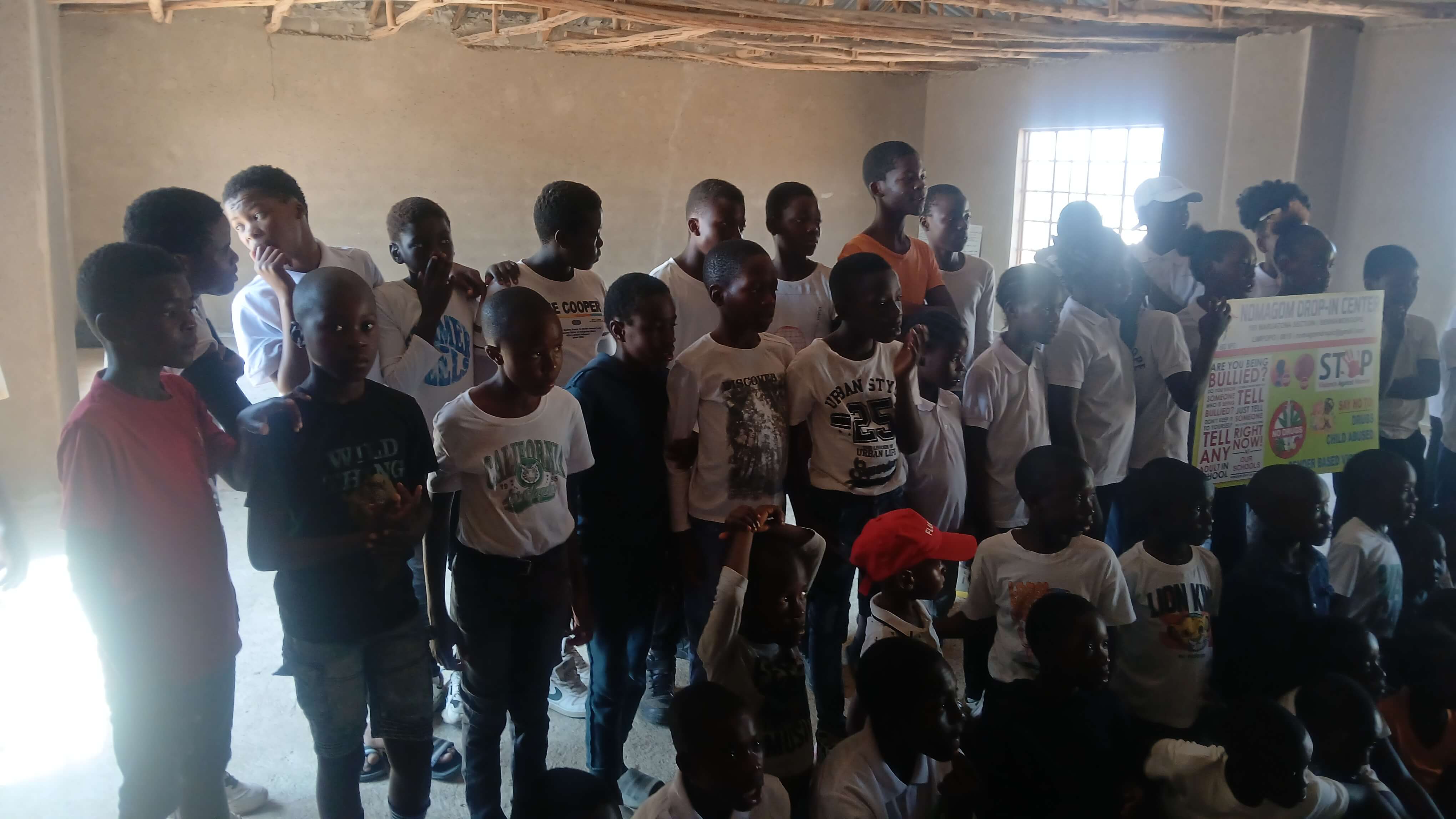 kids group photo at Nomagom