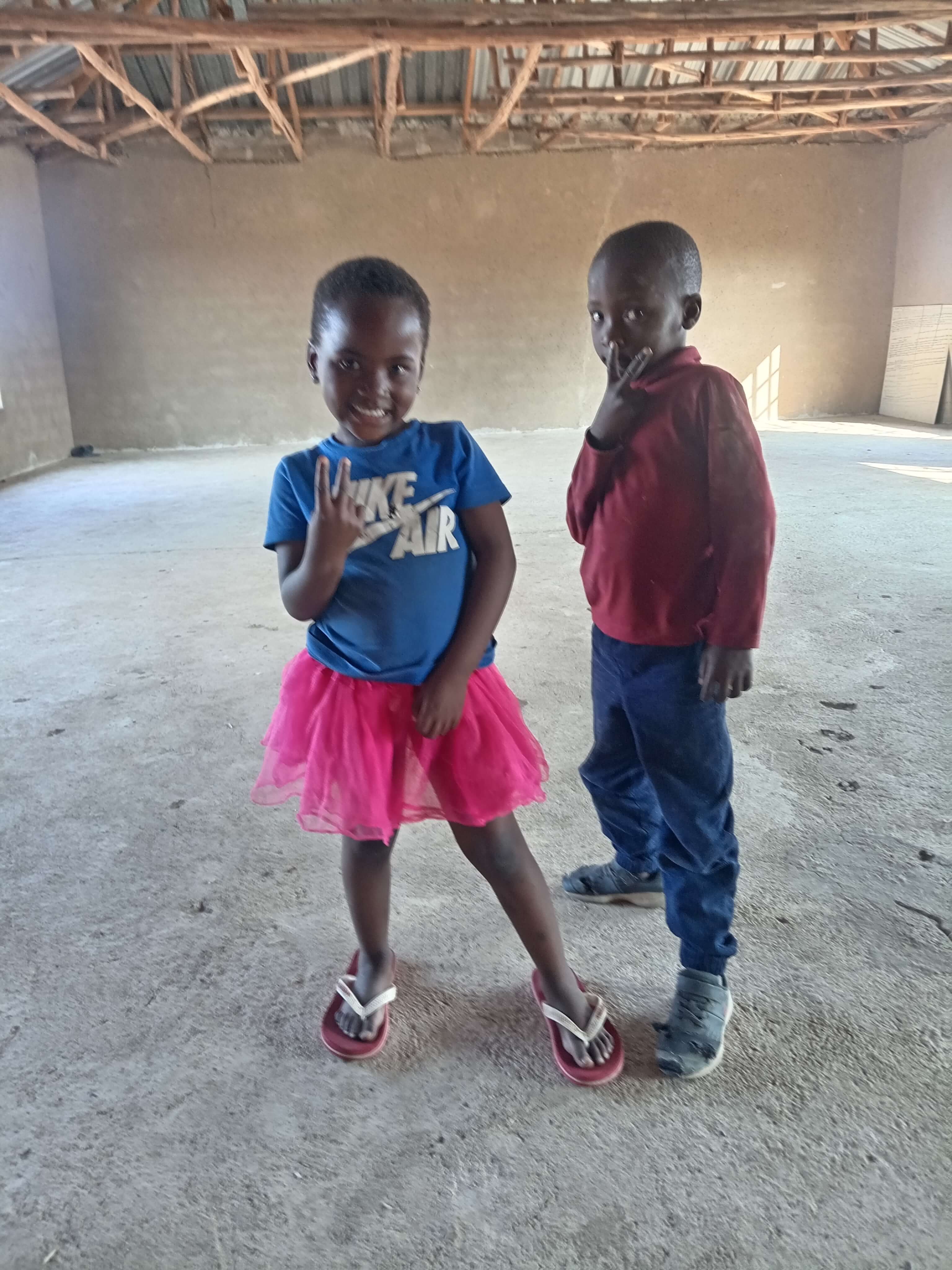 NOMAGOM DROP-IN CENTER Children smiling